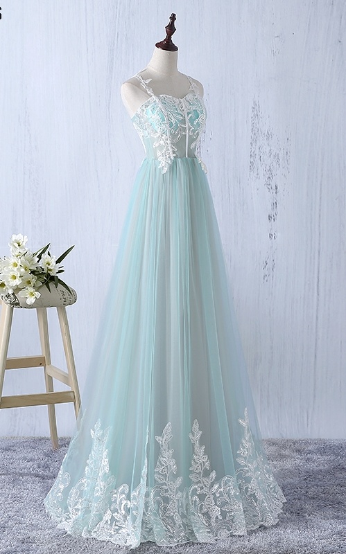 flowy tulle prom dress