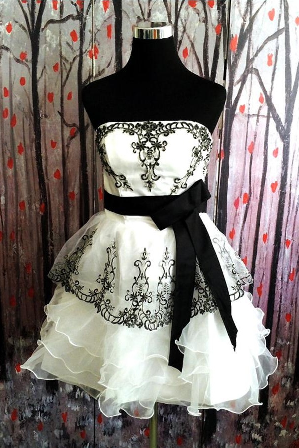 Ivory Skirt Homecoming Dresses With Black Belt,short Prom Dresses,homecoming Dress 2016