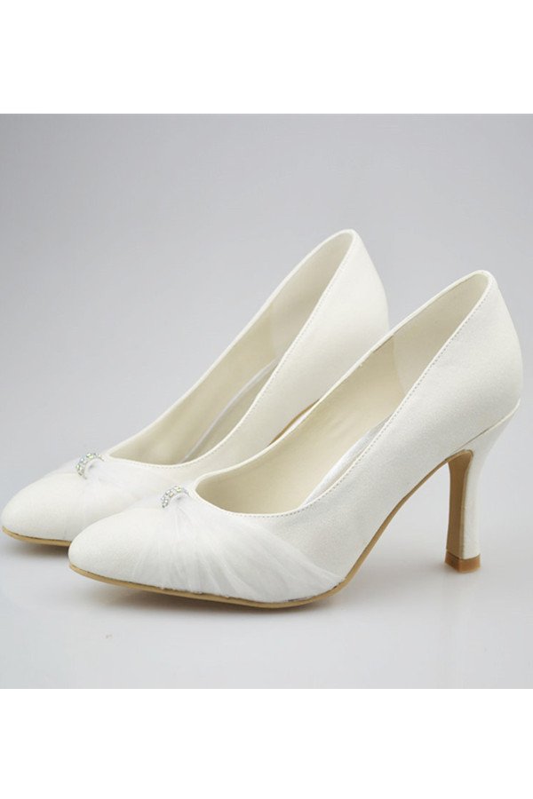 white close shoes with heels